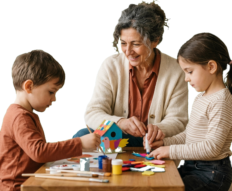 Educatrice con due bambini ai compiti